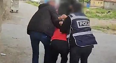 "Evden hırsızlık" suçundan aranıyordu, polisten kaçamadı