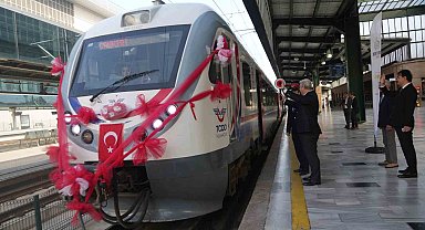 "Tenezzüh Treni", 90 yıl sonra "Tuz Ekspresi" olarak Çankırı seferlerine başladı