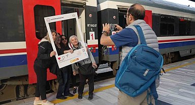 "Turistik Tuz Ekspresi" ilk seferinde yolculardan tam not aldı,