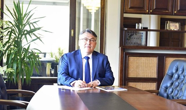Rektör Özölçer'den 19 Mayıs Atatürk'ü Anma, Gençlik ve Spor Bayramı mesajı