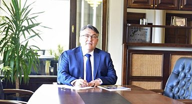 Rektör Özölçer'den Anneler Günü mesajı