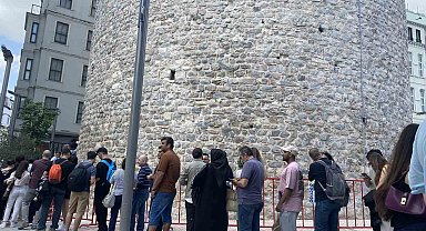 Restorasyonu tamamlanan Galata Kulesi ziyarete açıldı