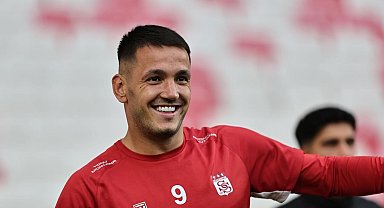 Rey Manaj Sivasspor'a veda etti