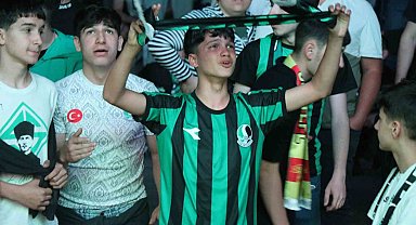 Sakaryasporlu taraftarların umudu son saniyeye kadar bitmedi