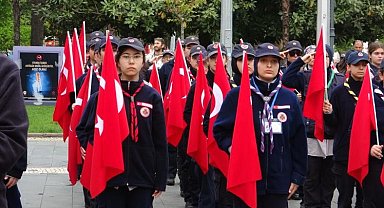 Samsun'da 19 Mayıs kutlamaları Atatürk Anıtı'ndaki törenle başladı