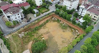 Sancaktepe'de inşaat temelindeki su birikintisi belediye ekipleri tarafından tahliye edildi