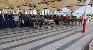 Saplantılısı tarafından öldürüldüğü iddia edilen kadın son yolcuğuna uğurlandı