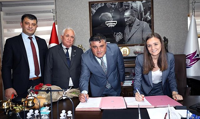 Şehzadeler Belediyesi'nden personele tavandan destek