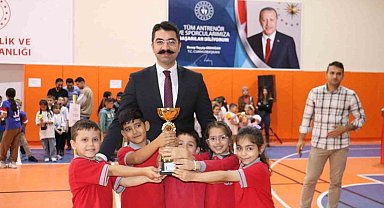 Selendi'de 'Geleneksel Çocuk Oyunları' ödül töreni yapıldı