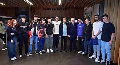 Şenol Güneş'ten Fatih Kütüphanelerine ziyaret
