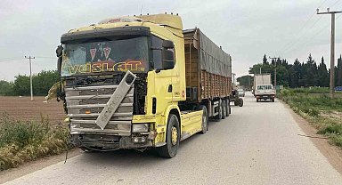 Servis aracı ile tır çarpıştı: 3 yaralı