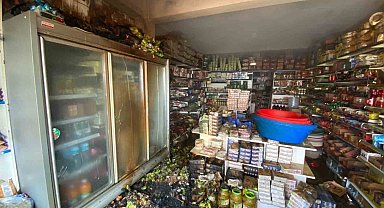 Seydikemer'de şarküteri dolabı alev aldı