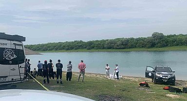 Seyhan Nehri'ne giren genç kayboldu