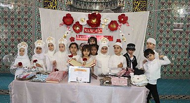 Siirt'te 4-6 yaş arası öğrencilerin Kur'an-ı Kerim'e geçişi için tören yapıldı