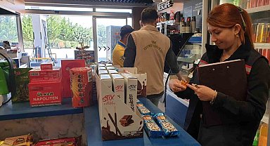 Sinanpaşa'da gıda satışı yapan işletmeler denetlendi