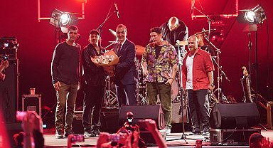 Şişli'de Duman konseriyle 19 Mayıs kutlandı