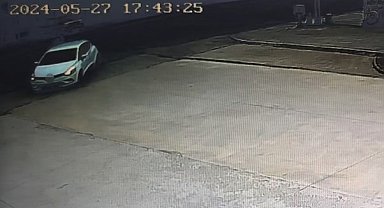 Siteye girmek isteyen otomobile motosiklet çarptı: 1 yaralı