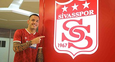 Sivasspor'un gol yükünü Rey Manaj sırtladı