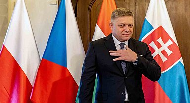 Slovakya Başbakanı Fico, uğradığı suikast girişiminde yaralandı