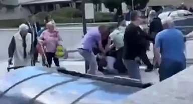 Slovakya Başbakanı Robert Fico, uğradığı silahlı saldırı sonucu yaralanarak hastaneye kaldırıldı.