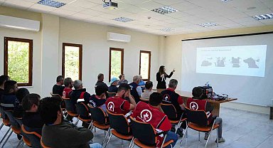 Sokak hayvanlarını yakalama ve toplama eğitimi