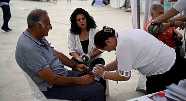Sokakta sağlık hizmetine yoğun ilgi