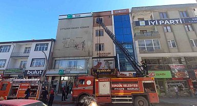 Sorgun'da iş merkezinde çıkan yangın söndürüldü