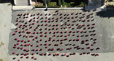 Spor yaparak derse giriyorlar