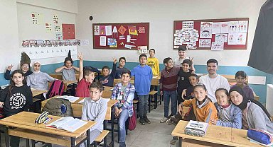 SUBÜ öğrencilerinden kitap bağışı