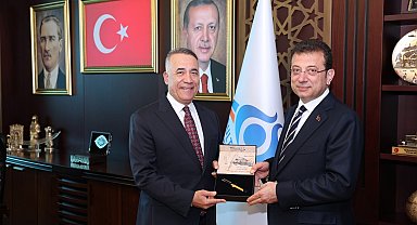 Sultangazi Belediye Başkanı Dursun, İBB Başkanı İmamoğlu'nu makamında ağırladı