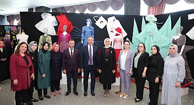 Sultangazi Sanat ve Mesleki Eğitim Kurs Merkezleri'nde kadınların yaptığı el emeği ürünler sergilendi