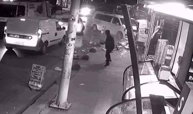 Sultangazi'de alkollü sürücü markete daldı, bir kişi ölümden döndü: O anlar kamerada