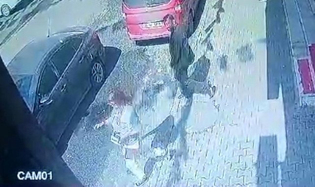 Sultangazi'de çay ısmarlatıp 30 bin lira değerindeki 2 cep telefonunu böyle çaldılar