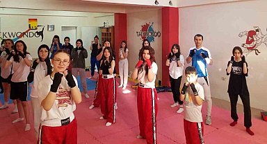 Sungurlu'da kick boks şampiyonları yetiştiriliyor