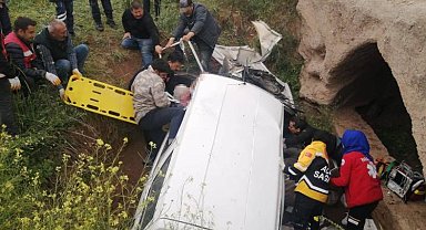 Takla atarak menfeze düşen otomobil hurdaya döndü: 1 ölü, 3 yaralı