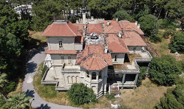 Talan edilen Forbes Köşkü artık 24 saat korunuyor