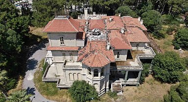 Talan edilen Forbes Köşkü artık 24 saat korunuyor