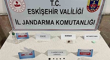 Tarih eser satmaya çalışan şahıslar jandarma tarafından yakalandı
