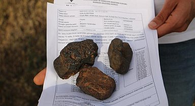 Tarlada bulduğu göktaşının önce analizini yaptırdı, şimdi de açık artırmayla satışa çıkardı