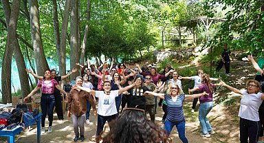 Tarsuslu kadınlar 'Sağlık için Hareket Et Günü'nü doğada kutladı