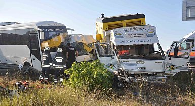 Tekirdağ'da feci kaza: 18 işçi hastaneye kaldırıldı