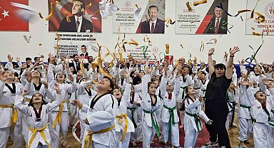 Tekvandocuların kuşak atlama sevinci
