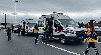 TEM'de 3 otomobil çarpıştı: 3 yaralı
