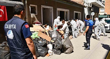 Tepebaşı'ndaki çöp ev temizlendi