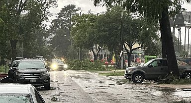 Texas'ı hortum vurdu: 4 kişi öldü, 800 binden fazla ev elektriksiz kaldı
