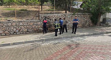 Tokat'ta çay içmek için yaktığı mutfak tüpü alev aldı
