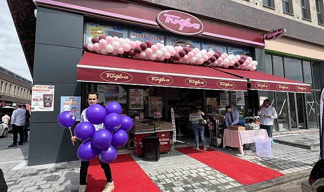 Tuğba Kuruyemiş 117. mağazasını Manisa'da açtı