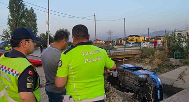 Turgutlu'da jandarma aracı sulama kanalına uçtu