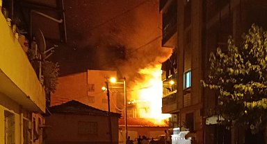 Turgutlu'da metruk binada çıkan yangın korkuttu