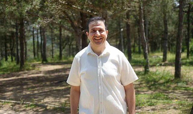 Türk Halk Müziği Sanatçısı Harikases'ten sanat camiasına çağrı: "Filistin konusunda daha duyarlı olmalıyız"